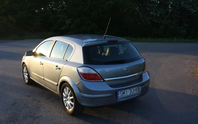 Opel Astra cena 9400 przebieg: 227000, rok produkcji 2005 z Radomsko małe 37